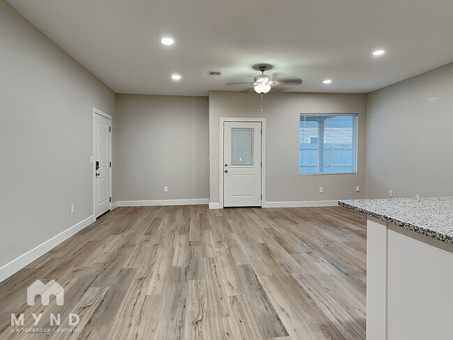 Foto del edificio - 5791 E Bristol St