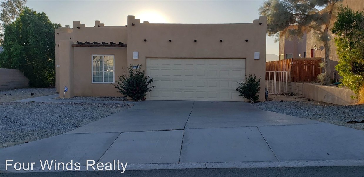 Primary Photo - 4 br, 2.5 bath House - 13337 Calle Amapola