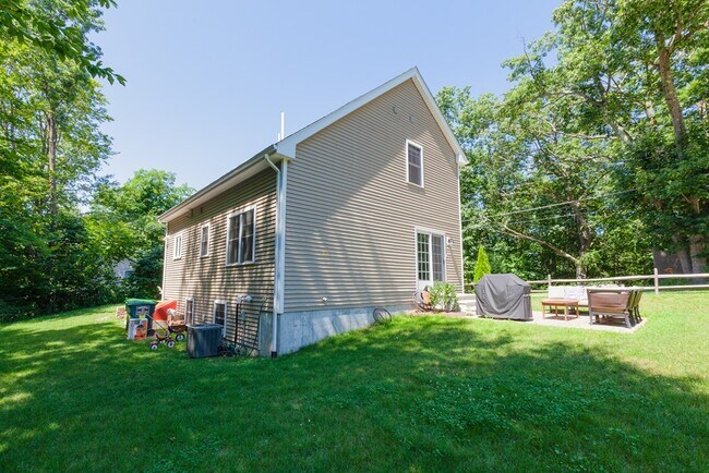 Building Photo - 59 Woodland Rd