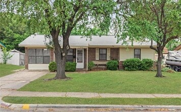 Building Photo - 2717 Wesleyan Dr