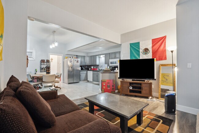 Foto del edificio - 910 W 5th St