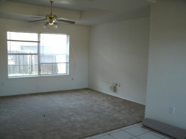 Building Photo - 40100-3105