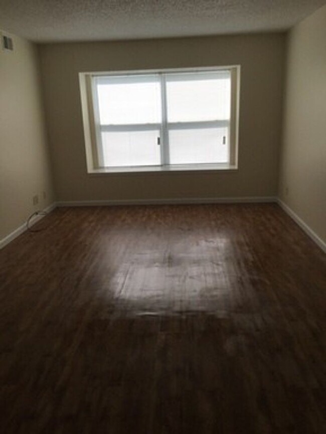 Foto del edificio - Hollister Apartments