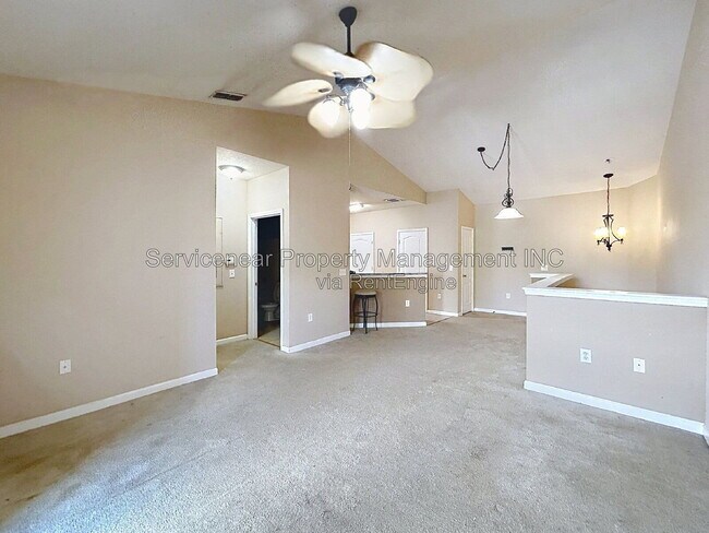 Building Photo - 10471 Villa View Cir