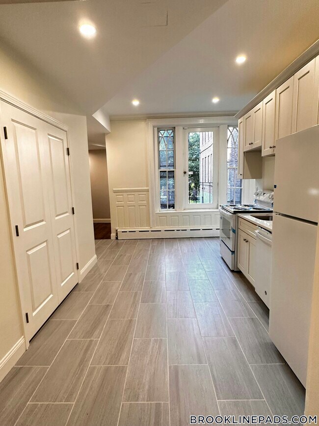 Foto del edificio - 1712 Beacon St
