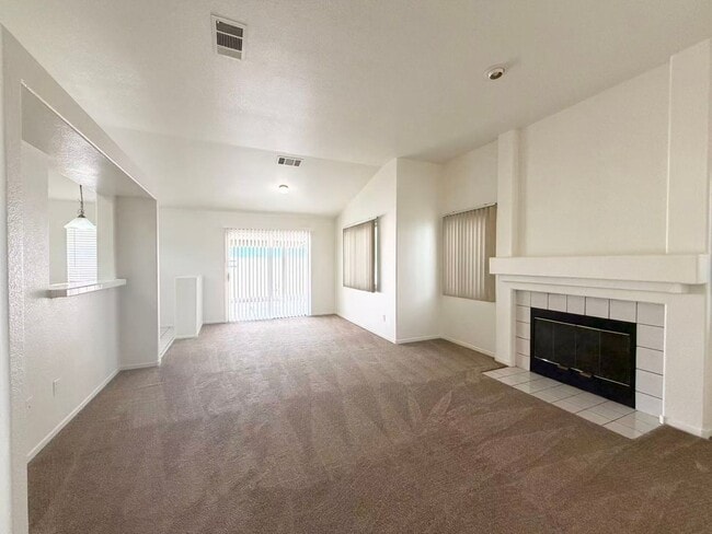 Building Photo - Wonderfully house in Summerlin