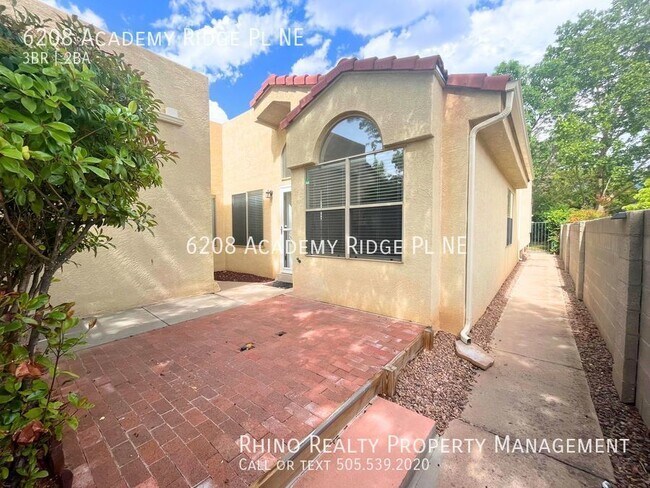 Foto del edificio - Lovely 3 Bedroom 2 Bathroom Home In The NE!