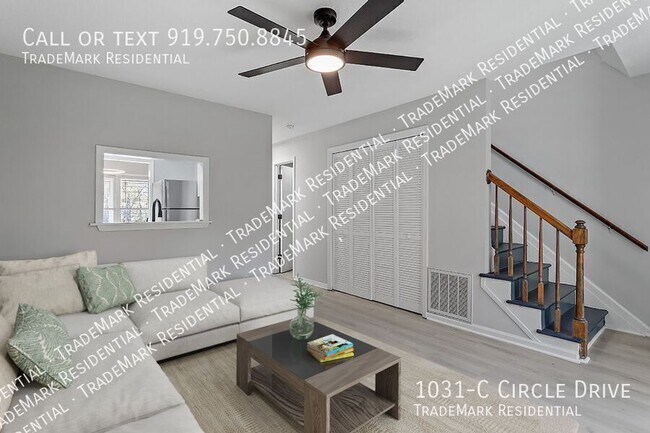 Foto del edificio - 1031-C Circle Drive-