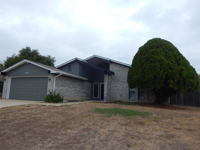 Foto del edificio - 4503 River Oaks Dr