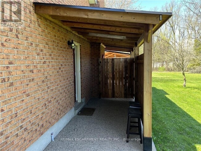 Building Photo - 461 S Pelham Rd