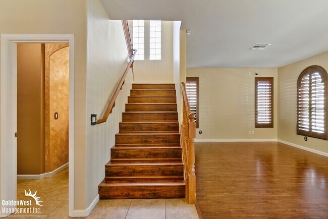 Foto del edificio - Beautiful 4Bdm 2.5Ba Tuscan-Inspired Home Located in the Norterra Area of Phoenix!