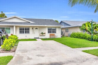 Building Photo - 3865 Vancott Cir