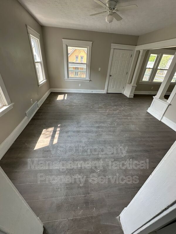 Foto del edificio - 10816 Grandview Ave