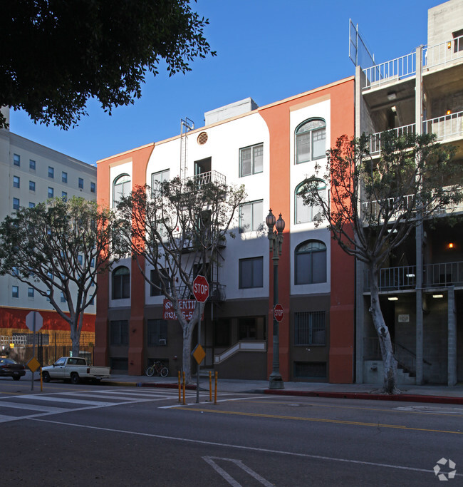 Foto del edificio - Hubbard Arms Apartments