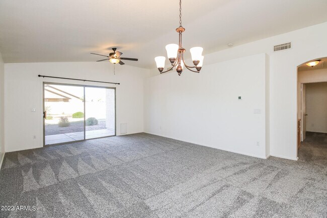 Building Photo - 31142 N Claridge Cir