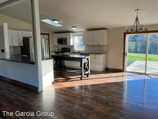 Building Photo - 3 br, 2 bath House - 29700 E Woodard Rd