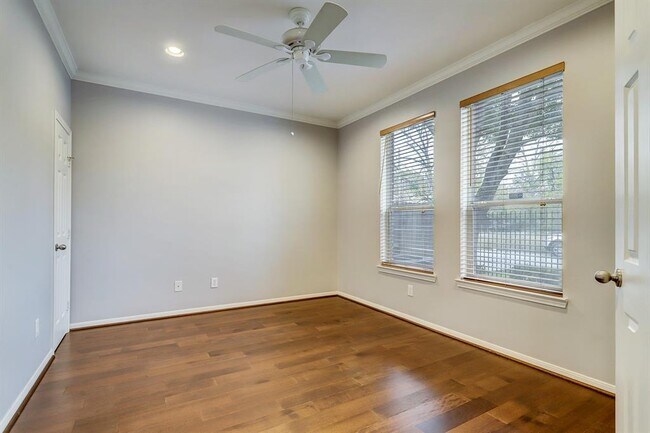 Building Photo - 2211 Roy St