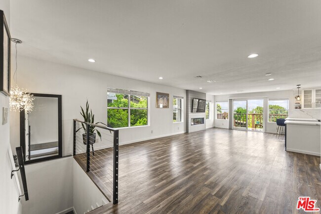 Foto del edificio - 11621 Sunshine Terrace