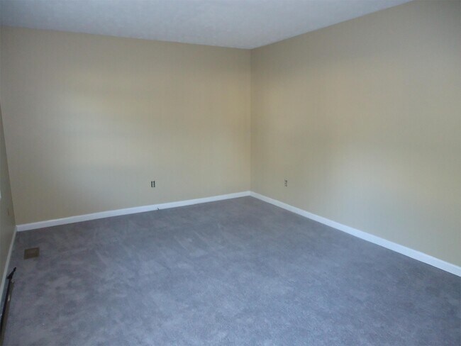 Building Photo - 163 Country Park Dr