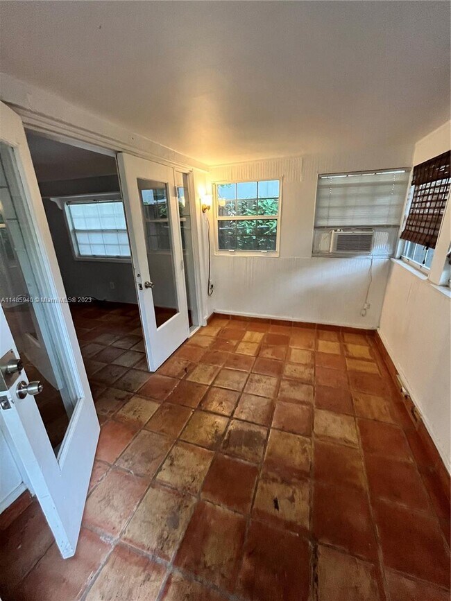 Foto del edificio - 921 NE 17th Terrace