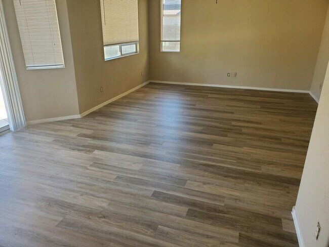 Building Photo - Rent & Deposit reduced & Under Market Rate...