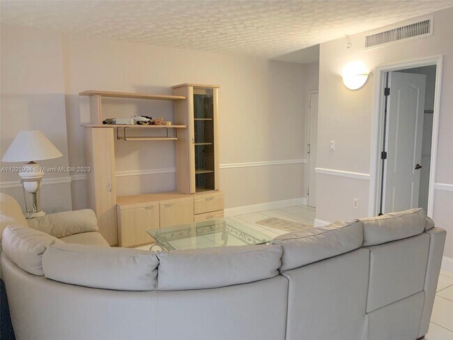 Building Photo - 2829 Indian Creek Dr