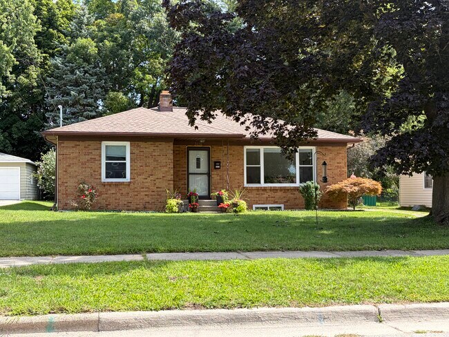 Foto del edificio - 3414 Collingwood Ave SW