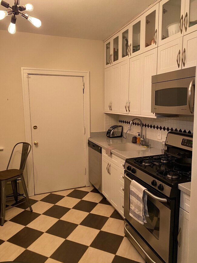Foto del edificio - 630 W Waveland Ave