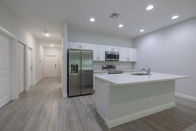Foto del edificio - 2240 84th Ct