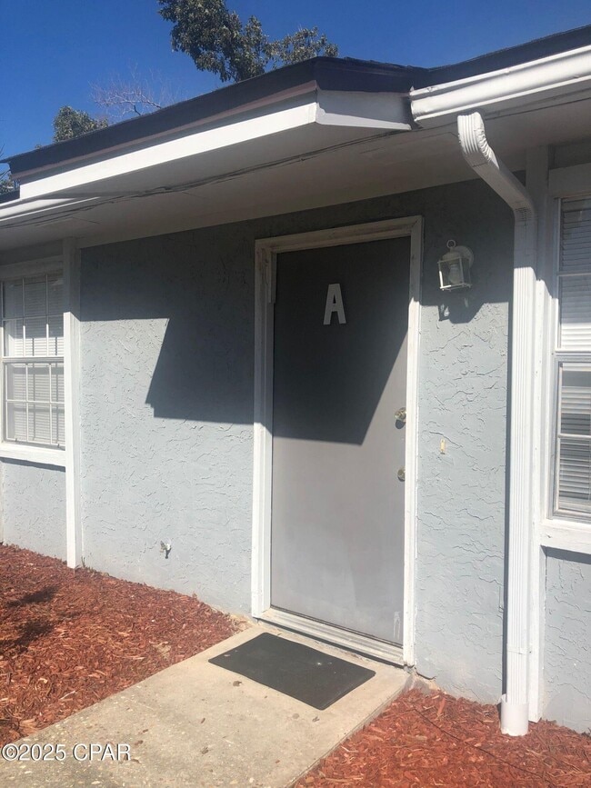 Building Photo - 6707-6722 FL-22