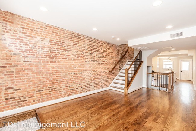 Building Photo - 3 br, 3 bath House - 823 S Lakewood Avenue