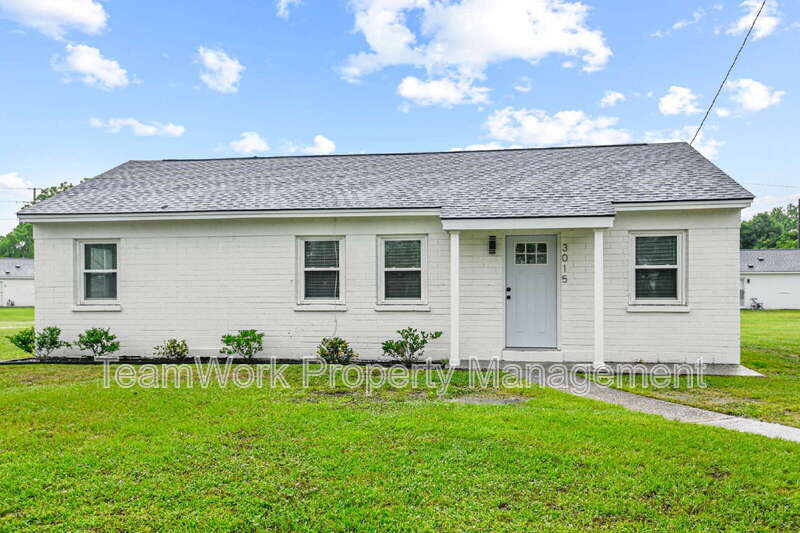 Photo - 3015 Azalea Ave