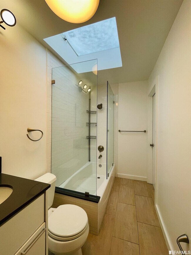 Foto del edificio - 761 Commercial St