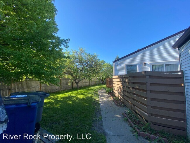 Foto del edificio - 3 br, 2.5 bath House - 2923 Hanover Ave S