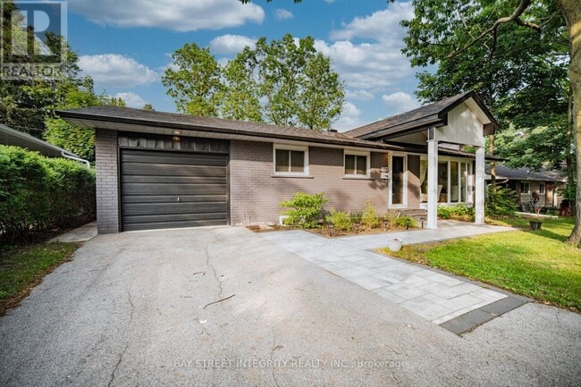 Photo du bâtiment - 1277 Gainsborough Dr