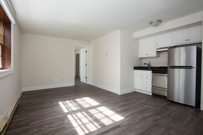 Building Photo - 253 Stribling Ave