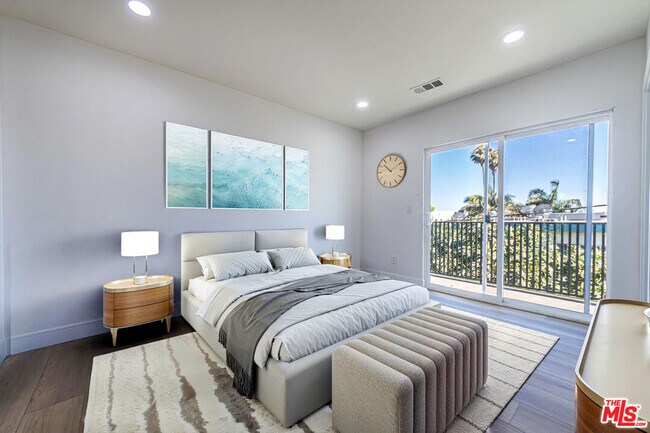 Foto del edificio - 5438 Romaine St