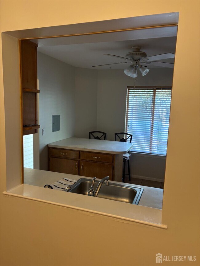 Foto del edificio - 1112 Schmidt Ln