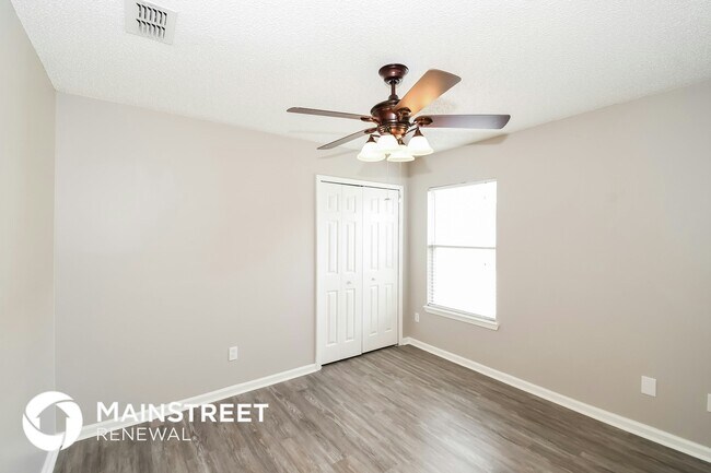 Building Photo - 7405 International Village Dr