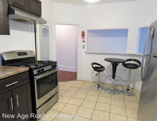 Building Photo - 4934 Chestnut St