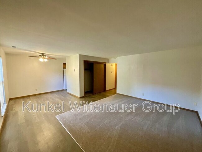 Building Photo - 1805 Jamestown Rd