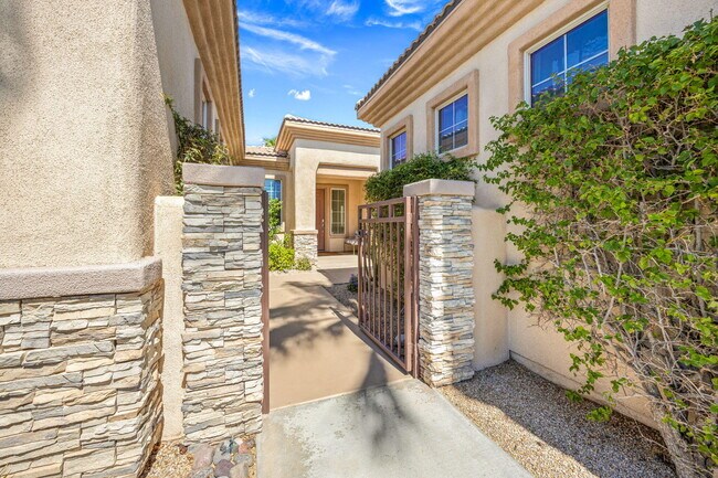 Foto del edificio - 74068 Kokopelli Cir