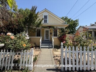 Building Photo - 305 4th St