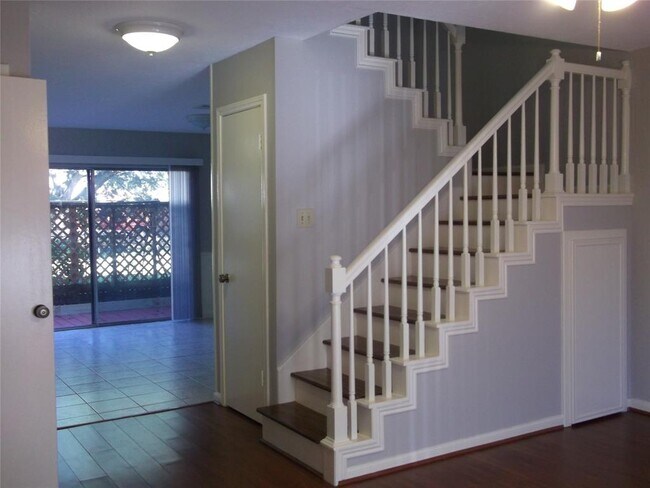 Foto del edificio - 1843 Sherwood Forest St