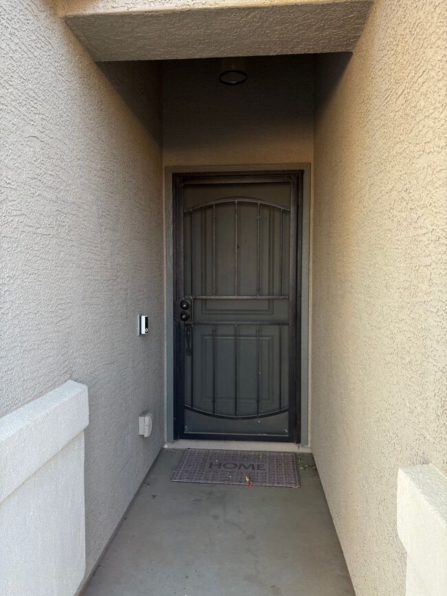 Building Photo - Beautiful 4-bed SFH in Tolleson