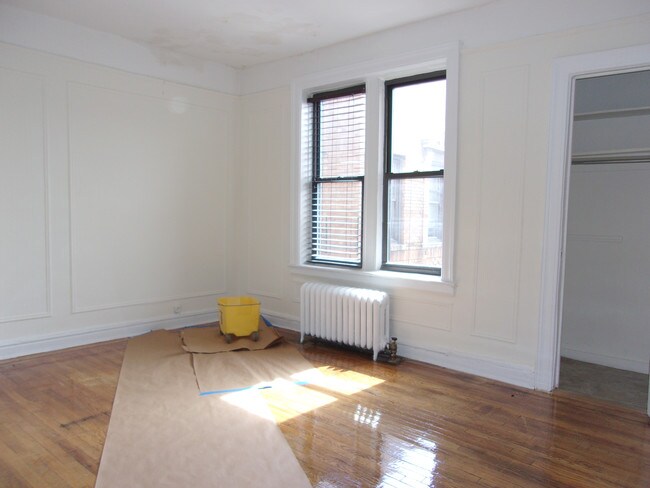 Foto del edificio - 4865 Broadway