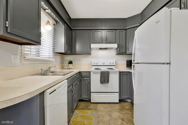 Building Photo - 4417 S Washington Ct