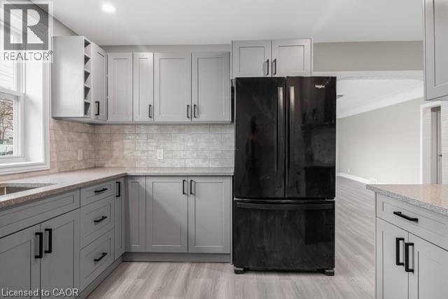 Photo du bâtiment - 116 Irene Ave