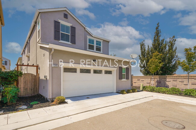 Building Photo - Modern 4-Bedroom Retreat in Mountain House...