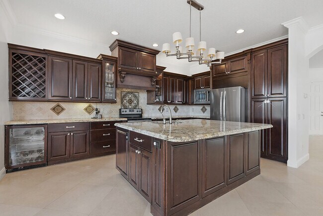 Building Photo - 11195 Millpond Greens Dr